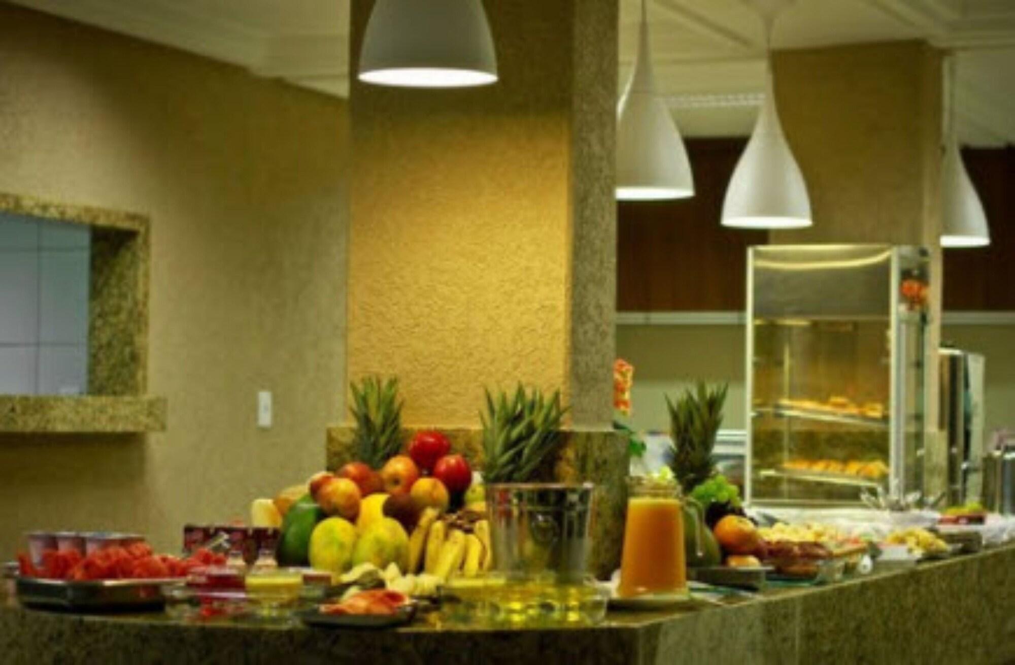 Hotel Saron Luziania Bagian luar foto