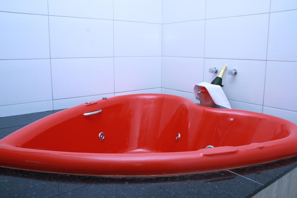 Hotel Saron Luziania Bagian luar foto